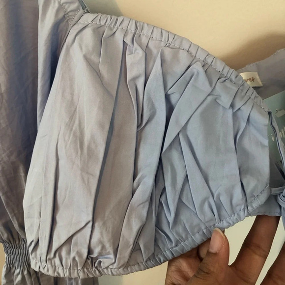 Front tie crop top with statement sleeves - Picture 11 of 12